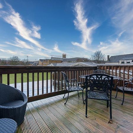 Ashcroft Loft By Timeless Stays - Stunning 3 Bedroom, 2 Bathrooms, Charming Central Apartment Featuring A Balcony Cirencester Exterior foto