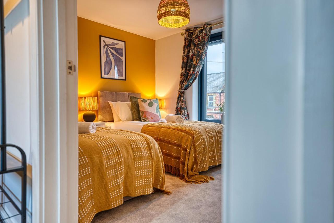 Ashcroft Loft By Timeless Stays - Stunning 3 Bedroom, 2 Bathrooms, Charming Central Apartment Featuring A Balcony Cirencester Exterior foto